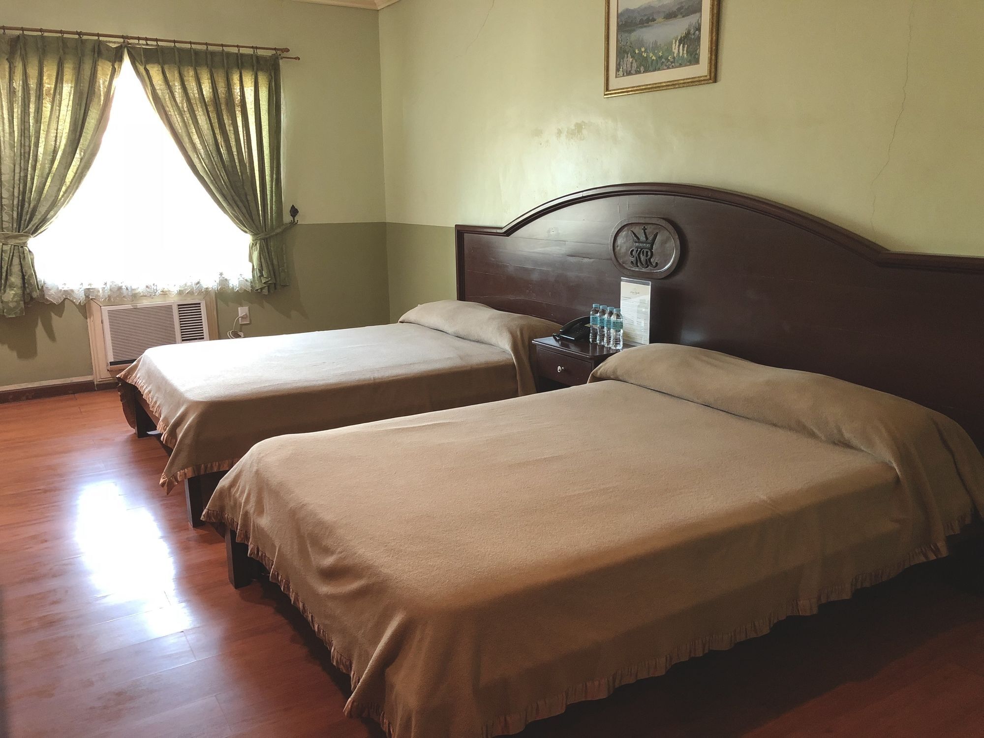 King'S Royale Hotel And Resort Bacolor Экстерьер фото